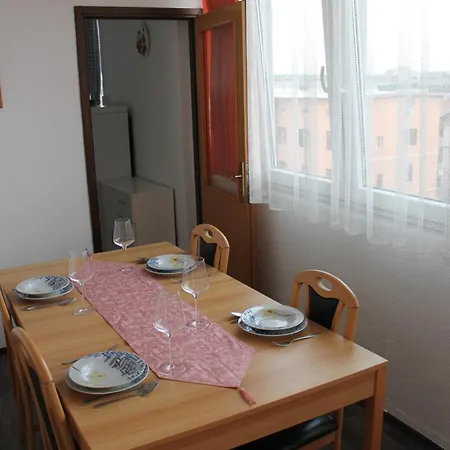 Apartment With A Parking Space - 14533 Pula